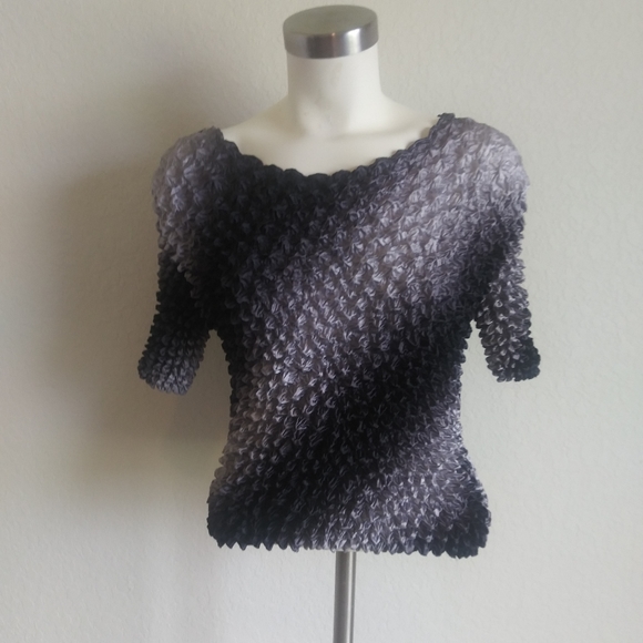 F.C women's top size XL gray with black used in go - Picture 2 of 7